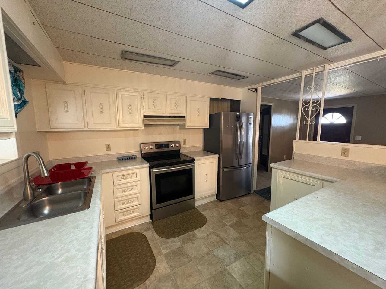 1018 Southland Dr - Photo 3 of 18