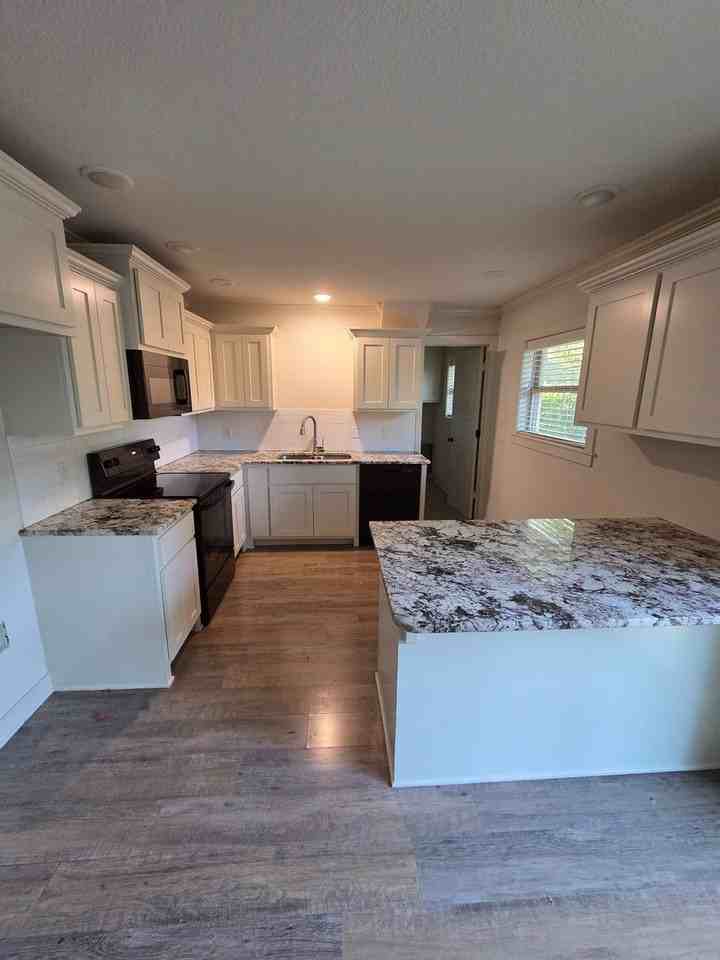 171 E Morris Ave - Photo 2 of 10