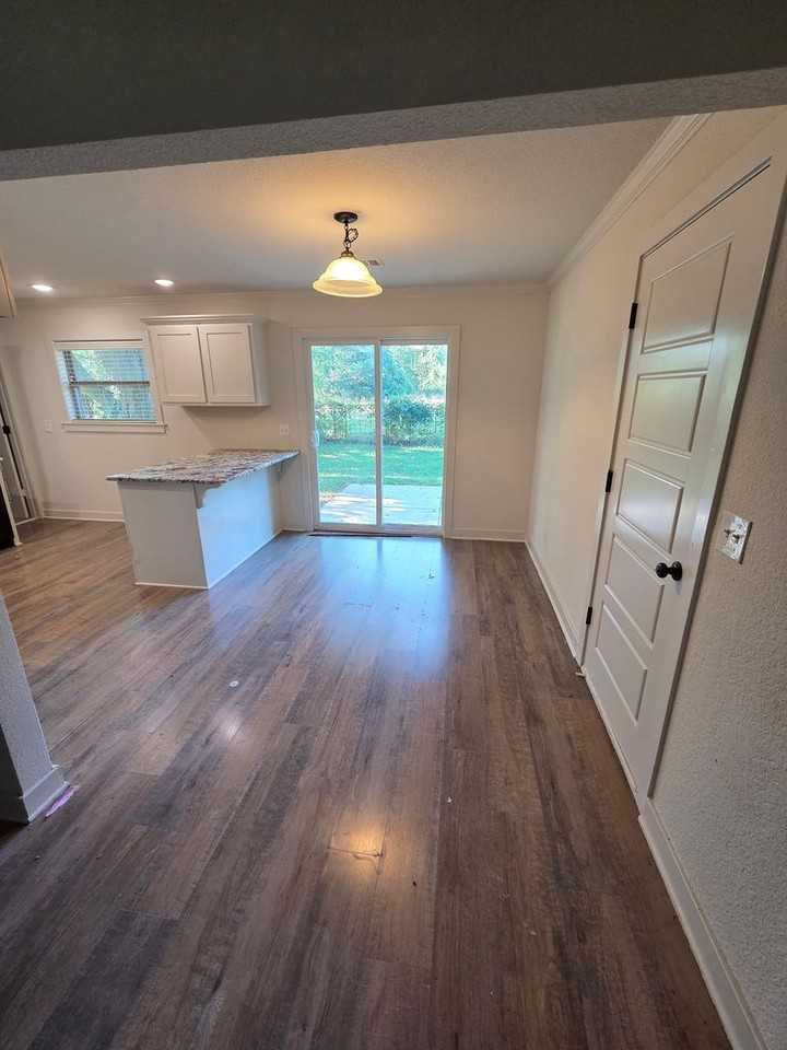 171 E Morris Ave - Photo 3 of 10