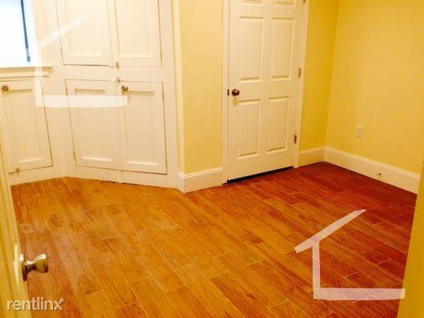 1203 Beacon St - Photo 3 of 10