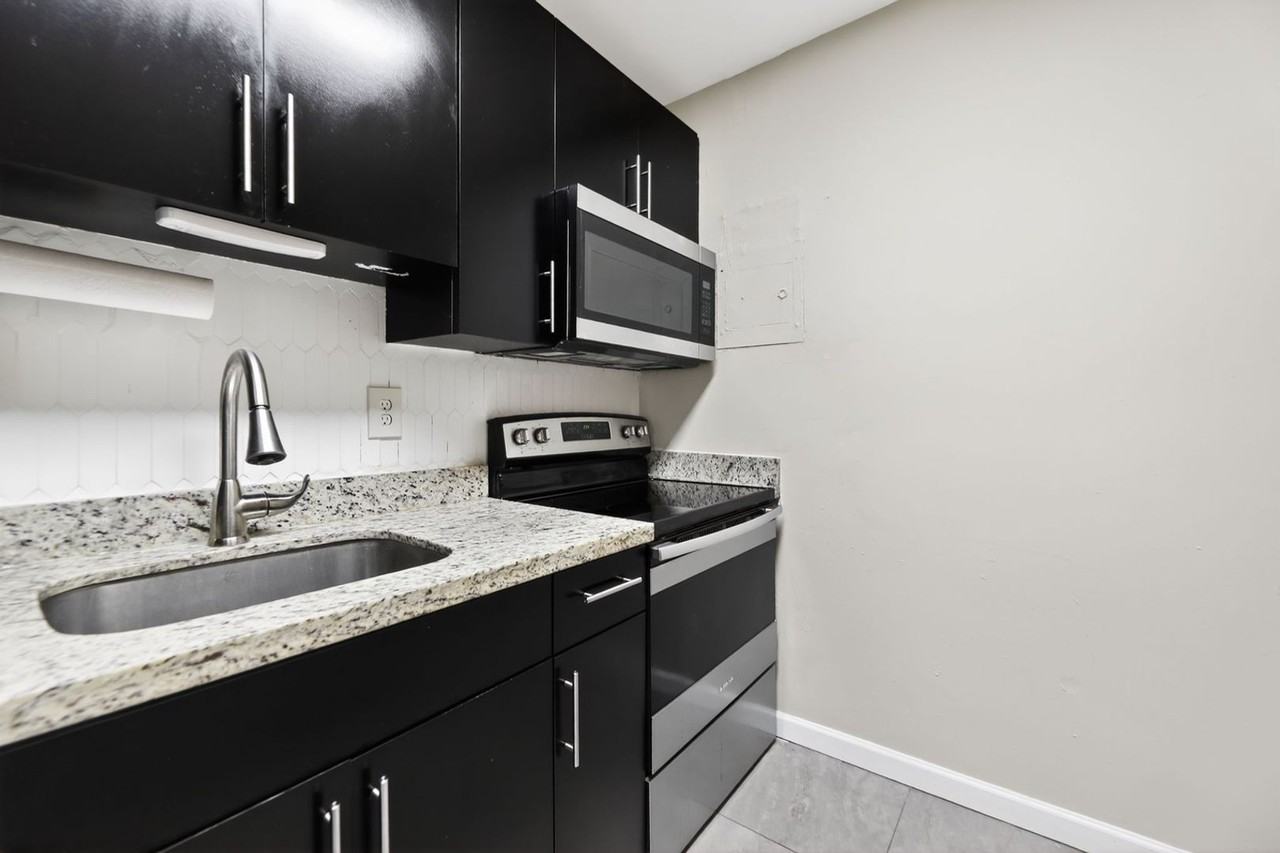 13000 Nw 20th Ave - Photo 3 of 35