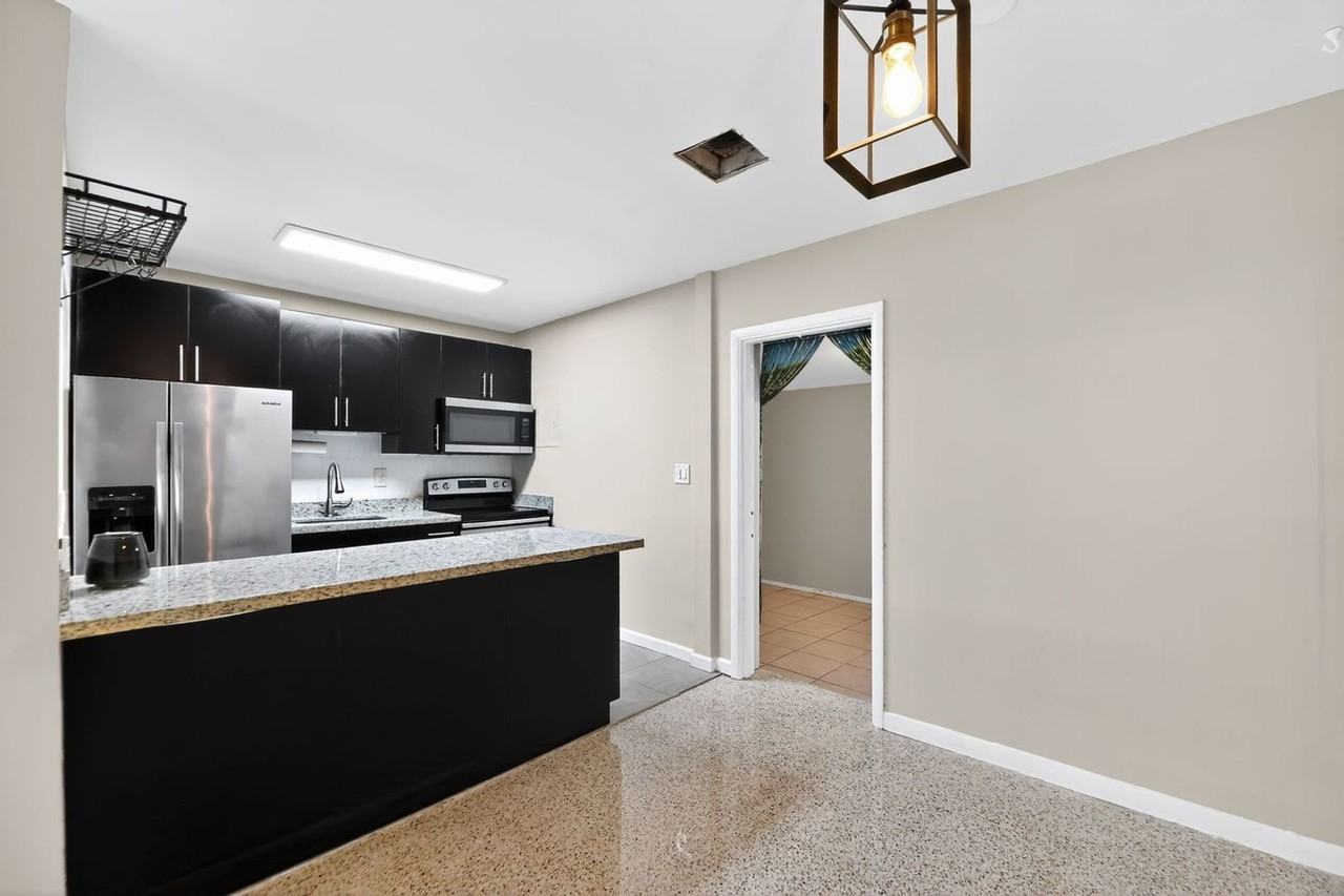 13000 Nw 20th Ave - Photo 5 of 35