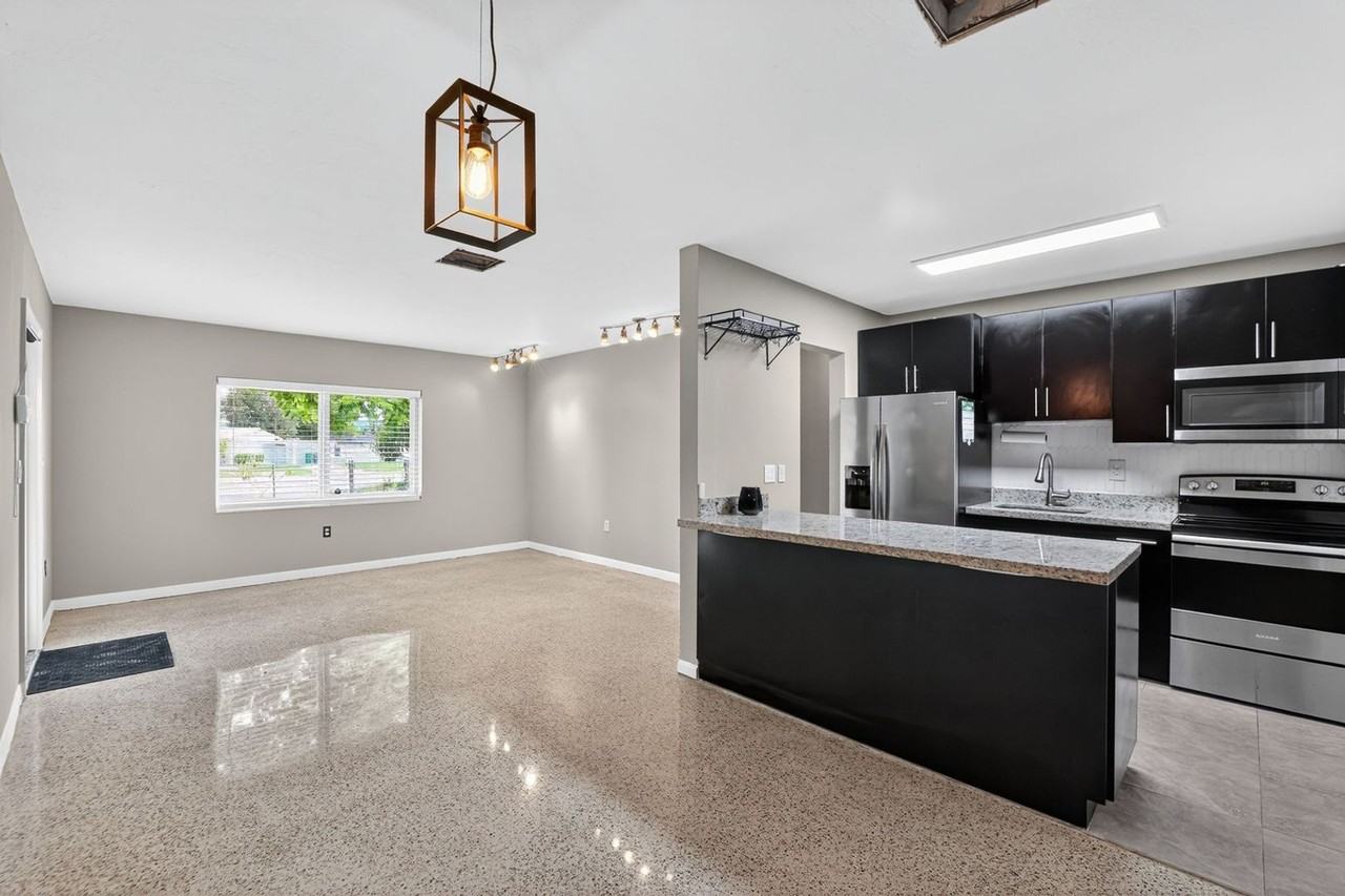 13000 Nw 20th Ave - Photo 6 of 35