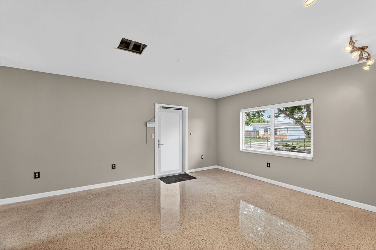 13000 Nw 20th Ave - Photo 3 of 36