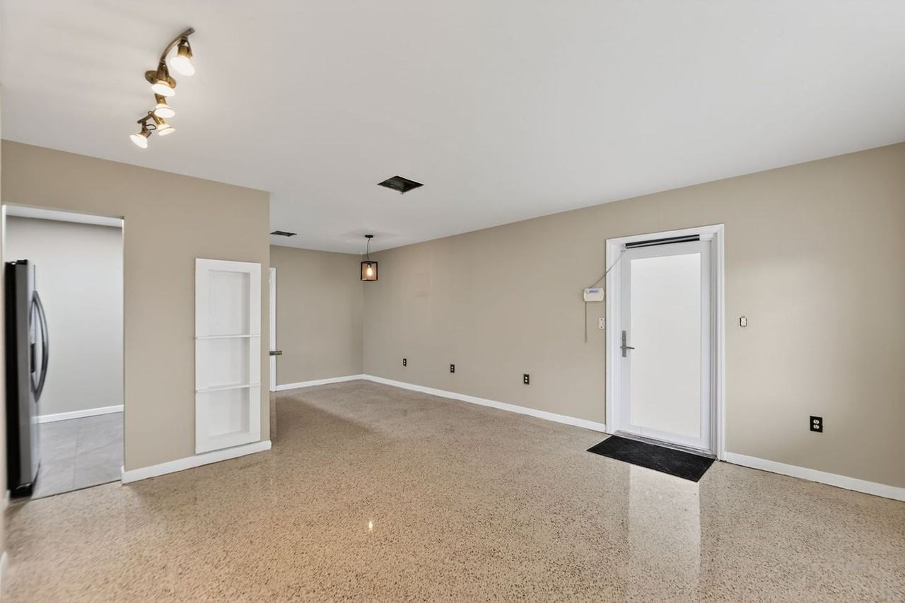 13000 Nw 20th Ave - Photo 5 of 36
