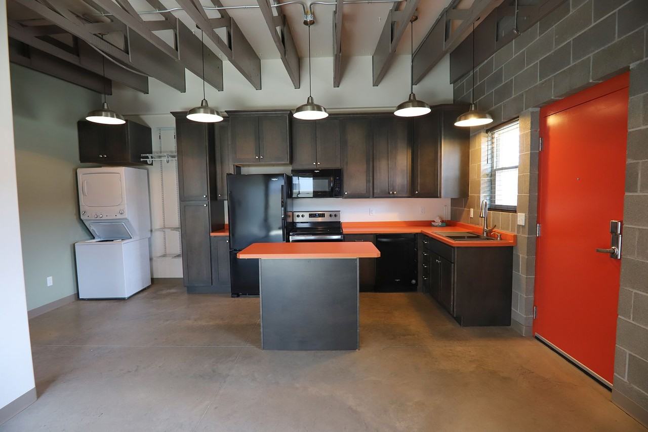 1252 Broadway St - Photo 6 of 12