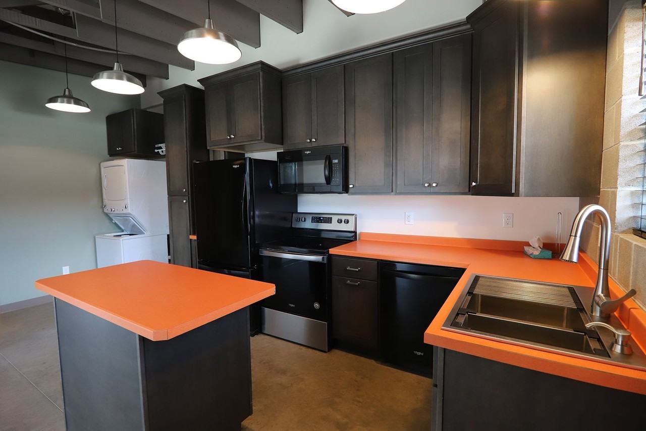 1252 Broadway St - Photo 7 of 12