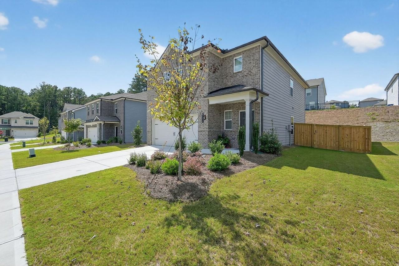 8308 Hunters Grove Rd - Photo 2 of 32