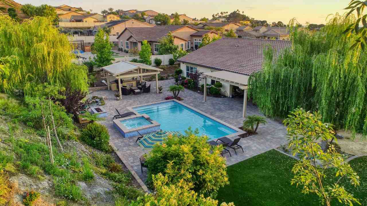 1806 Lemonadeberry Ln - Photo 2 of 50