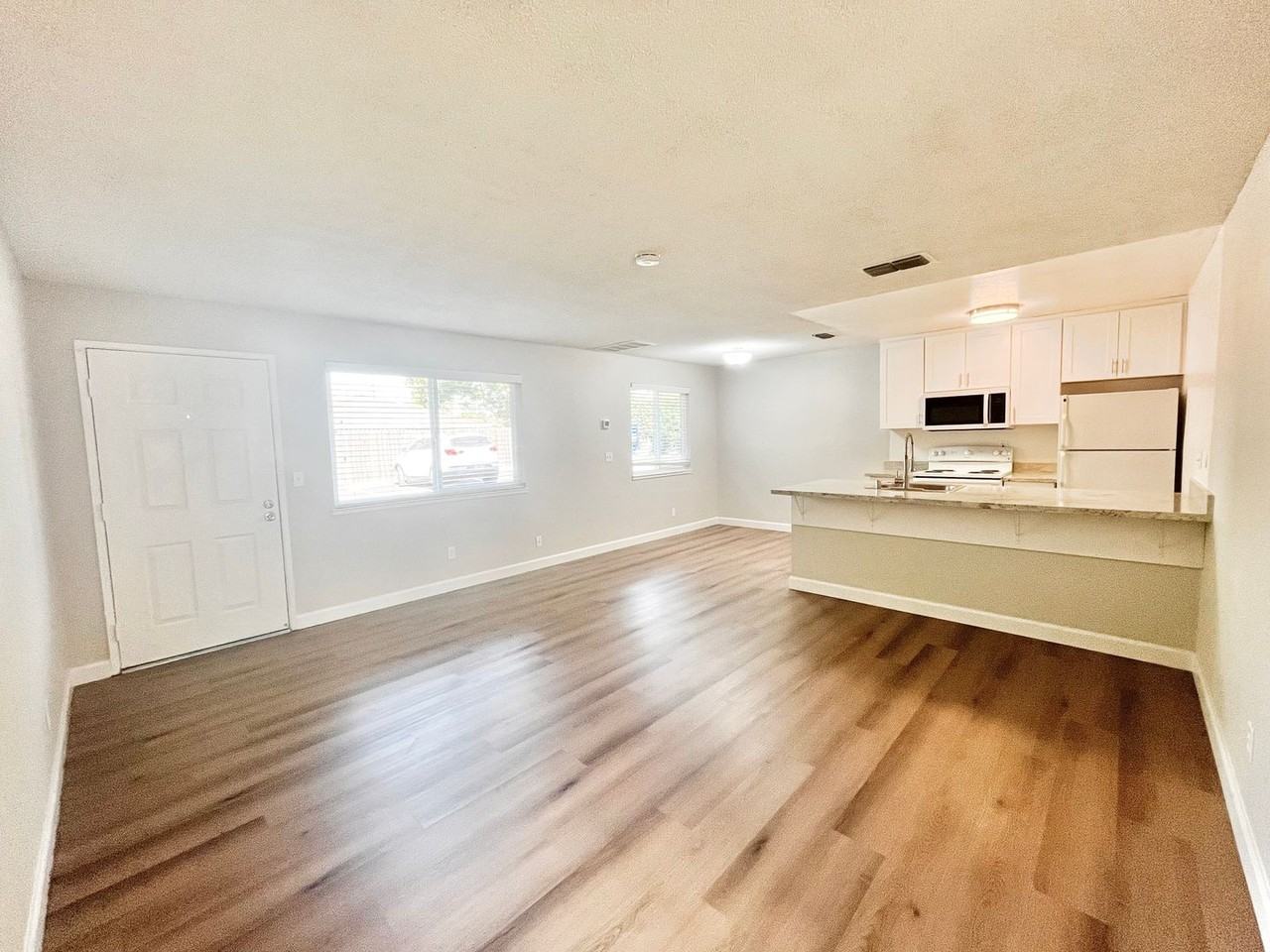 5632 Cypress Avenue - Photo 4 of 16