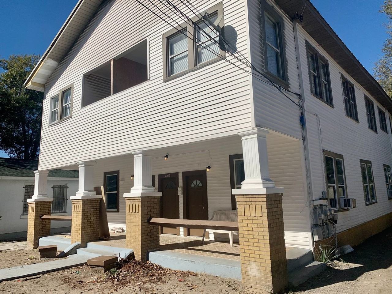 1212 E 25th Ave - Photo 2 of 26