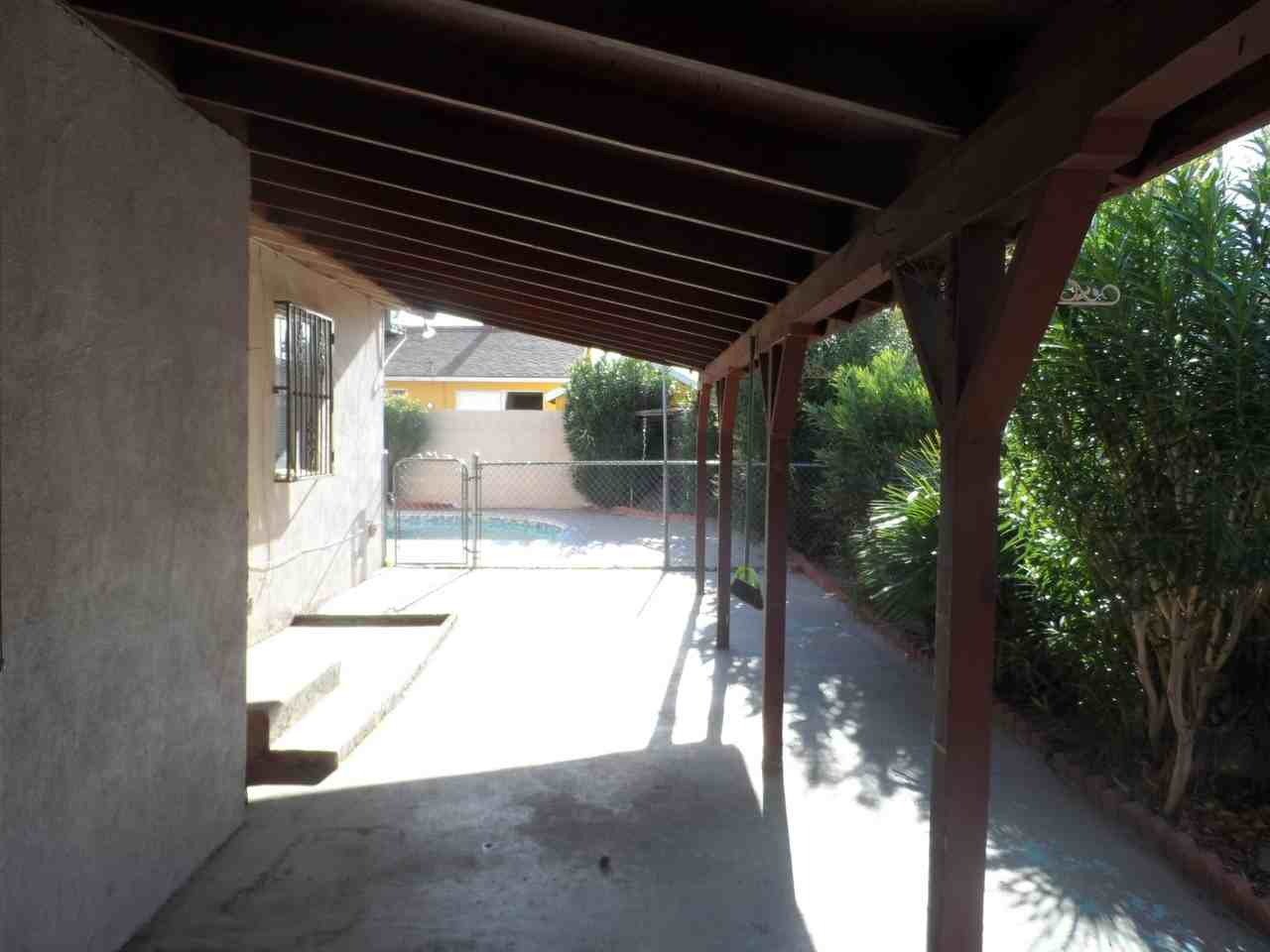 381 Upland Blvd - Photo 3 of 13