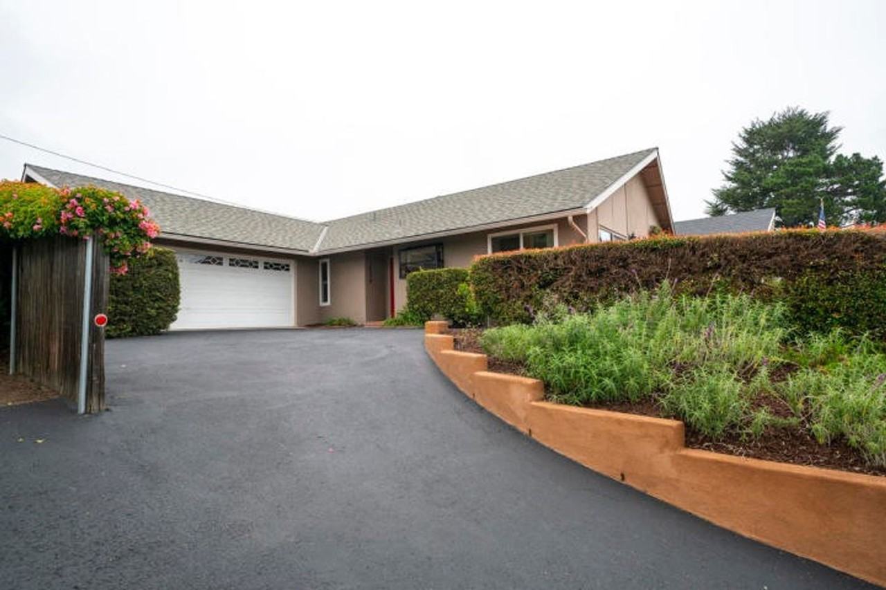 2534 Selrose Ln - Photo 2 of 18