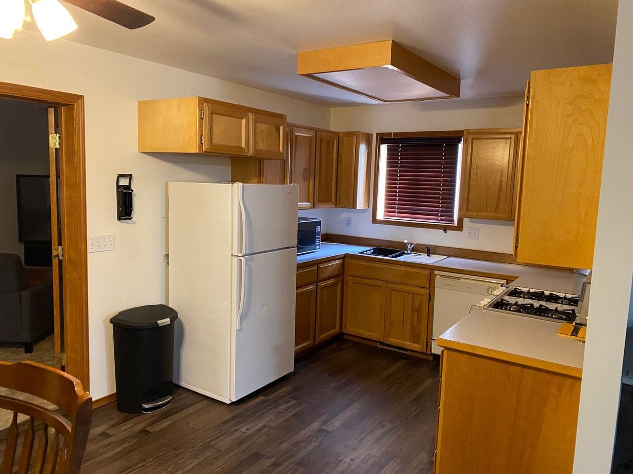 806 N A St - Photo 2 of 4