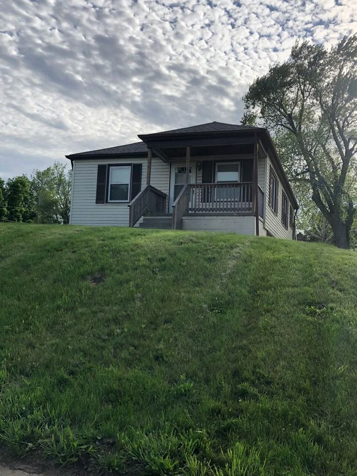 4524 N 37th St - Photo 2 of 18