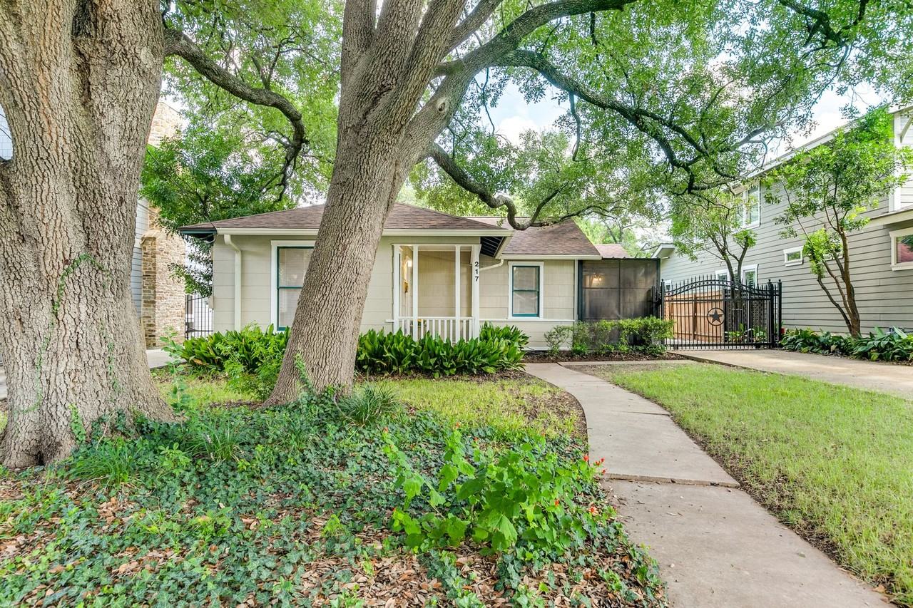 217 Corona Ave - Photo 2 of 25