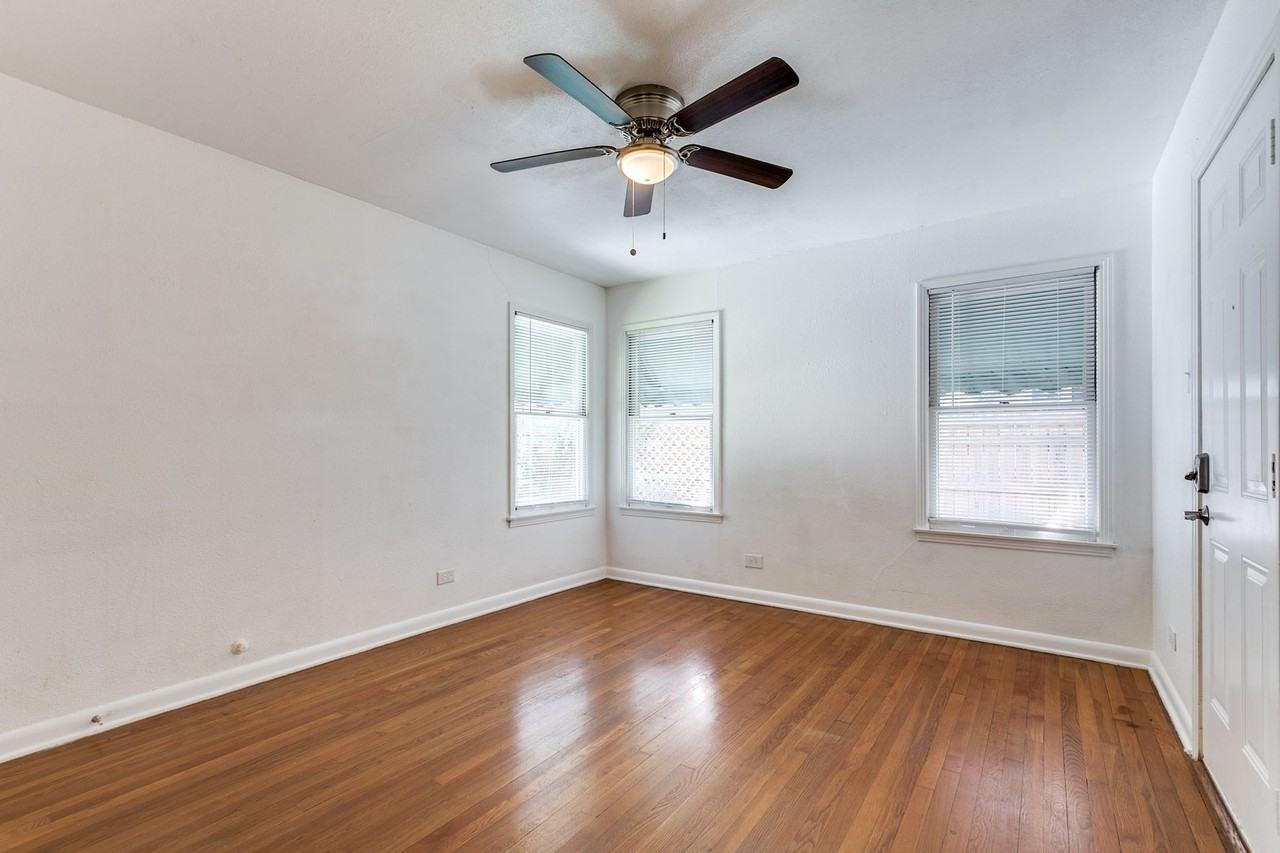 217 Corona Ave - Photo 6 of 25