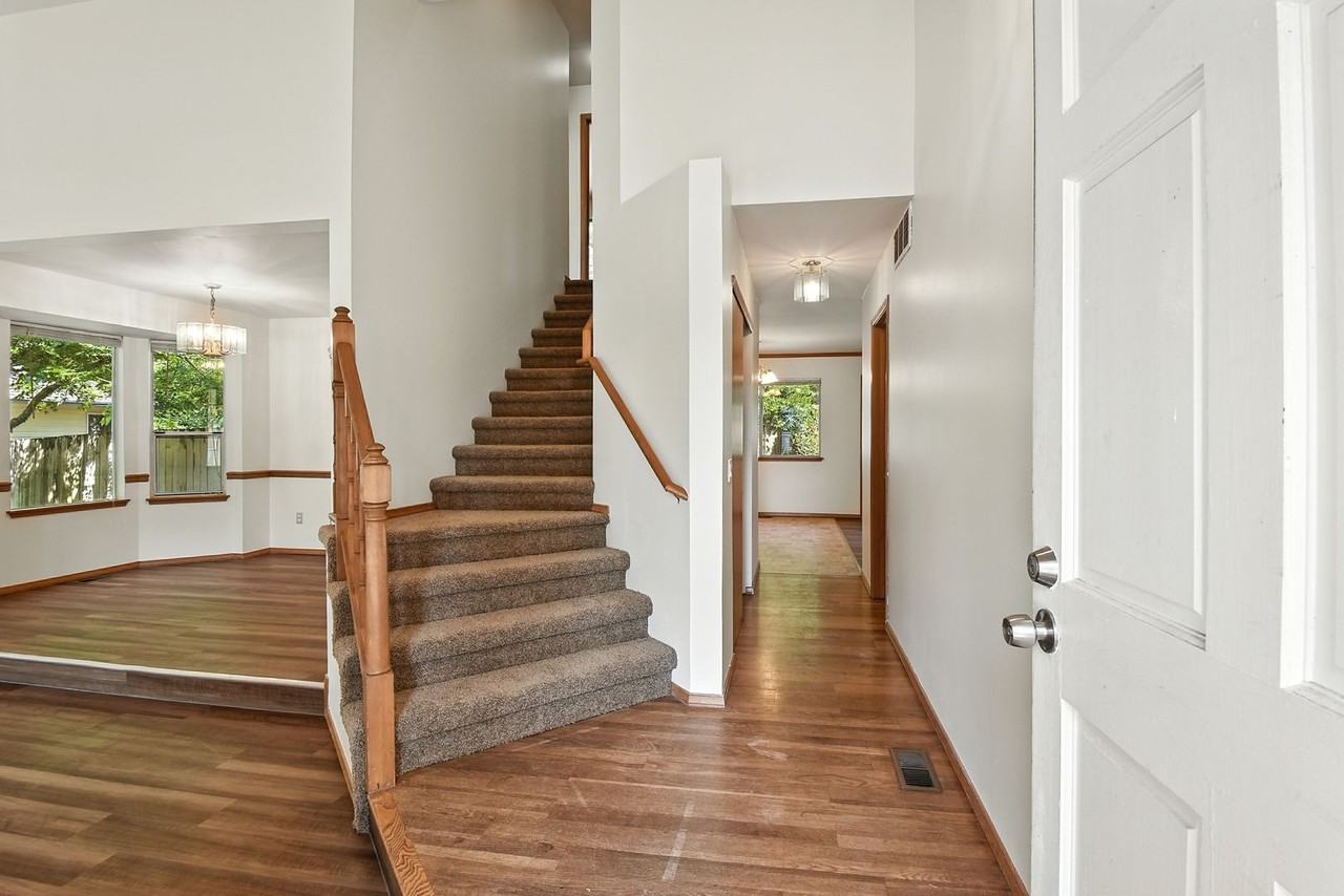 13014 Ne 101st Pl - Photo 2 of 20