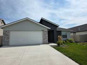4890 N Elmstone Ave - Photo 1 of 1