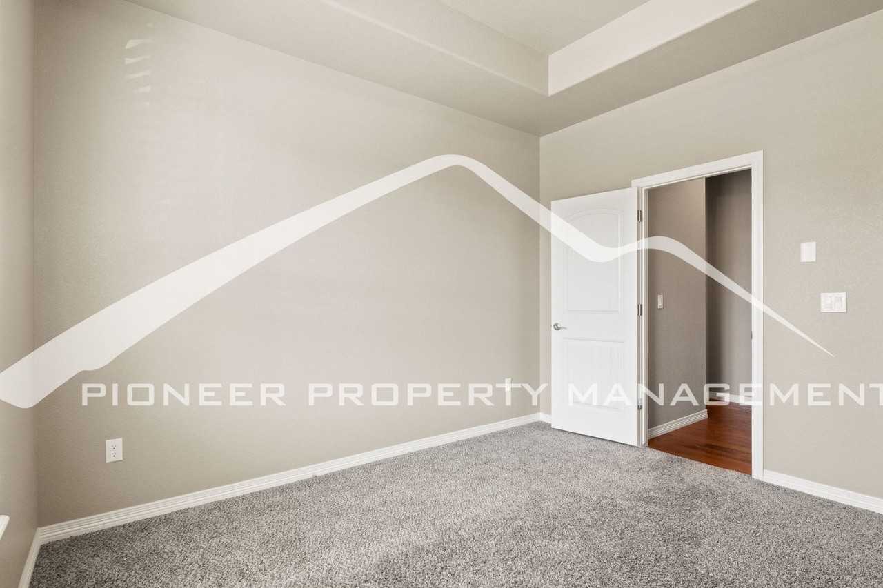 6758 Black Saddle Dr - Photo 7 of 27