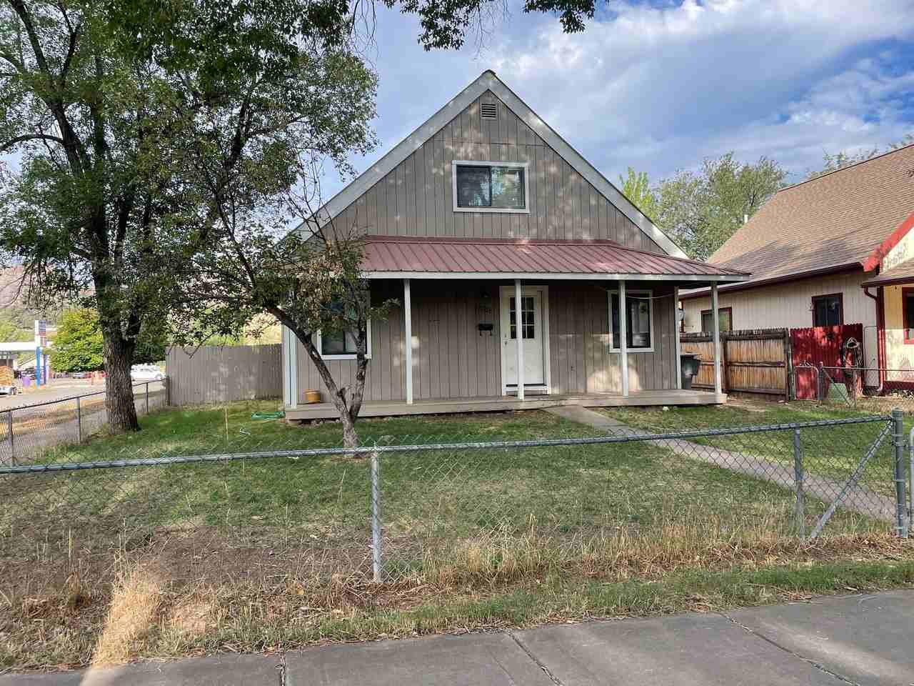 2001 E 2nd Ave - Photo 3 of 21