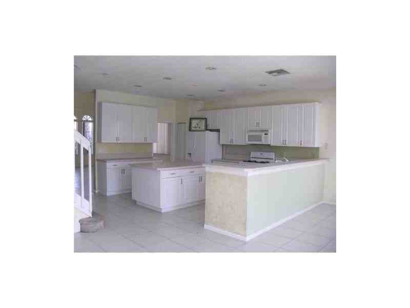 19338 Southwest 64th Street - Photo 2 of 8