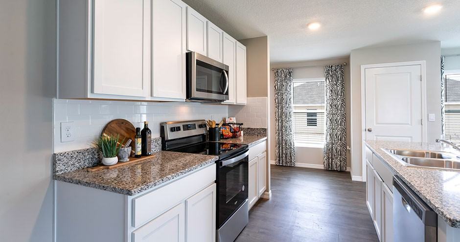 Bayport Place - Photo 2 of 34