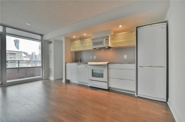 4 Spadina Avenue - Photo 2 of 21