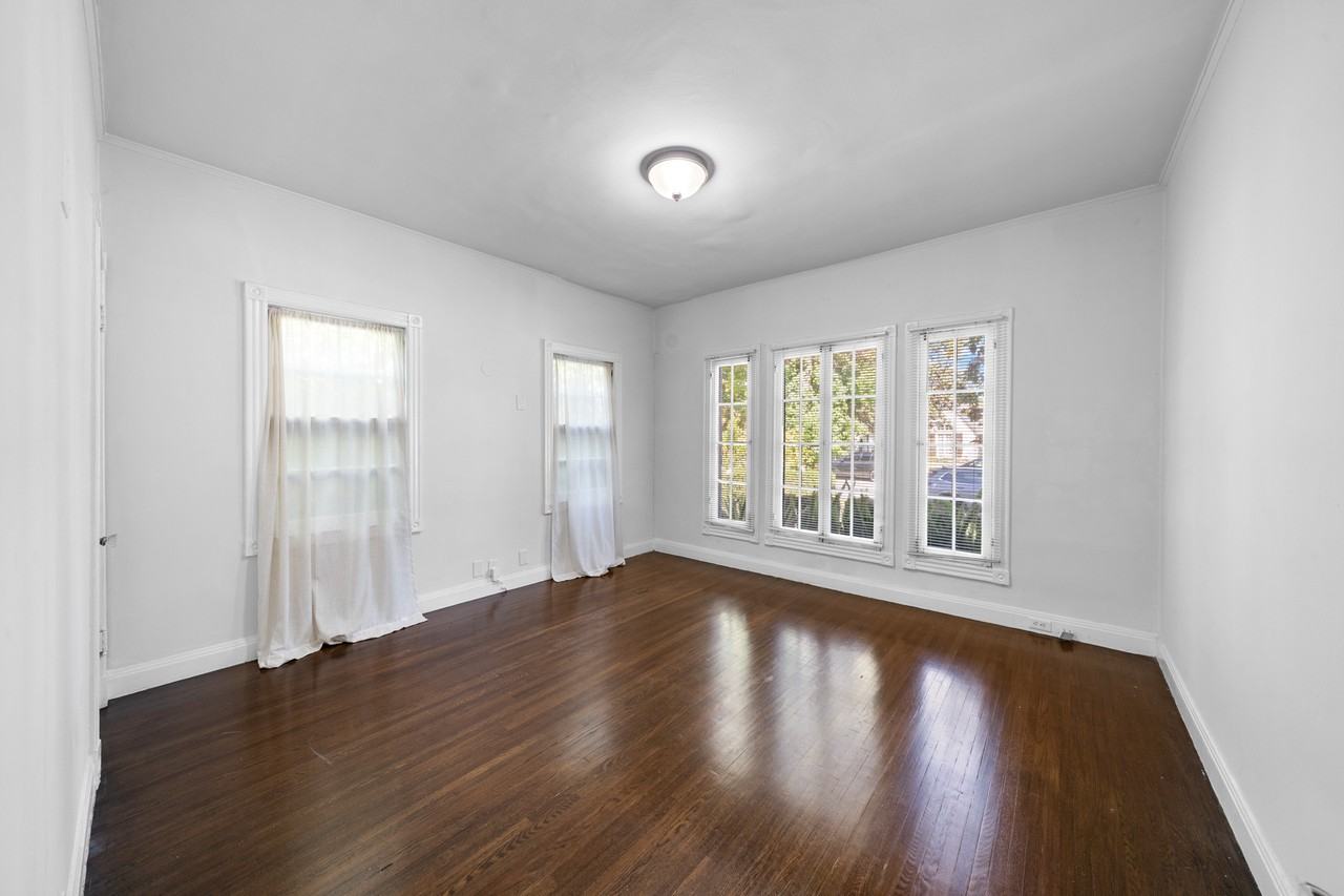 107 S Lucerne Blvd #NA - Photo 3 of 20