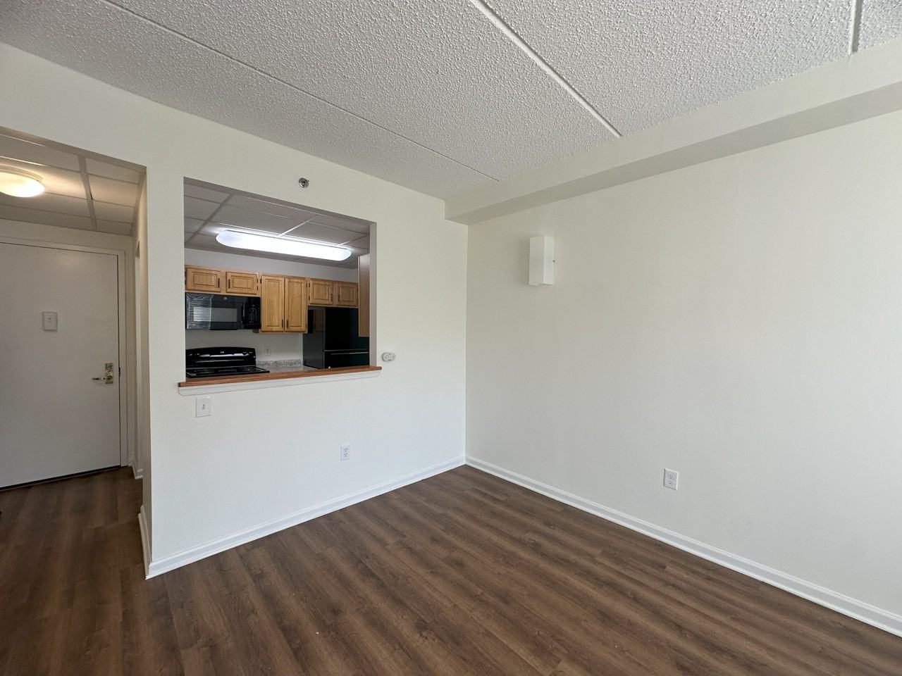 15 Summit Ave #8 - Photo 2 of 6