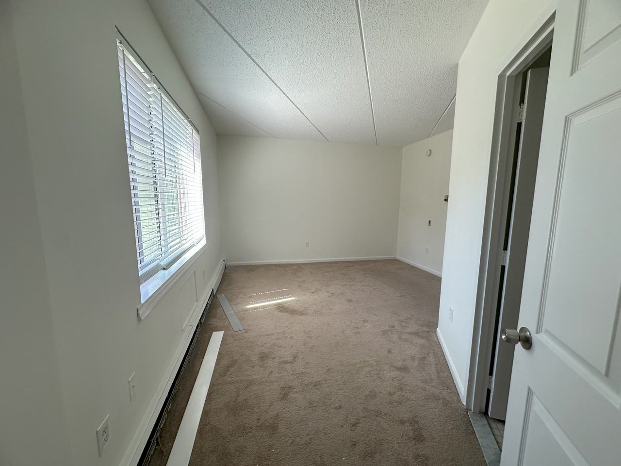 15 Summit Ave #8 - Photo 4 of 6