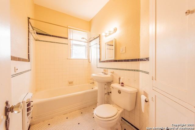 2020 W Woodlawn Ave #NA - Photo 7 of 17