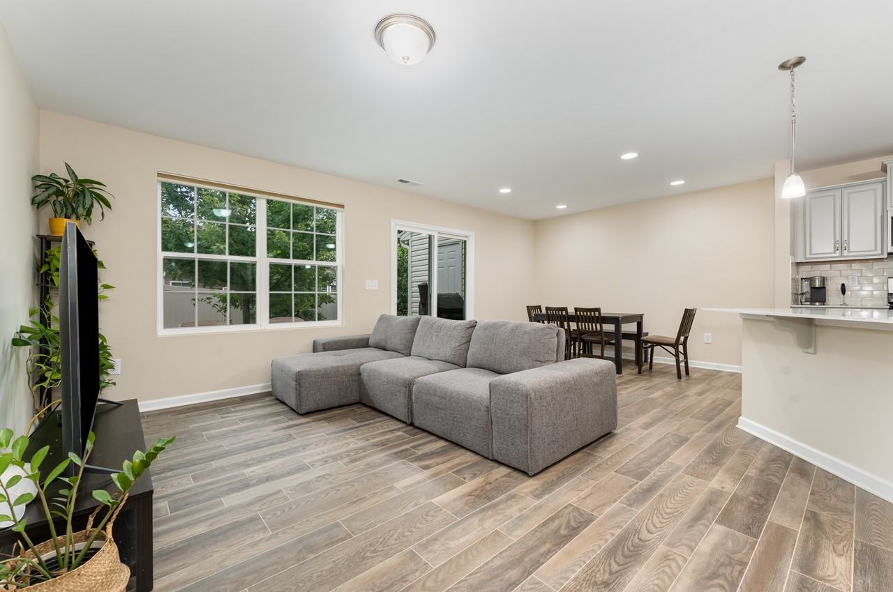 Copperfield Ct #3831 - Photo 6 of 24