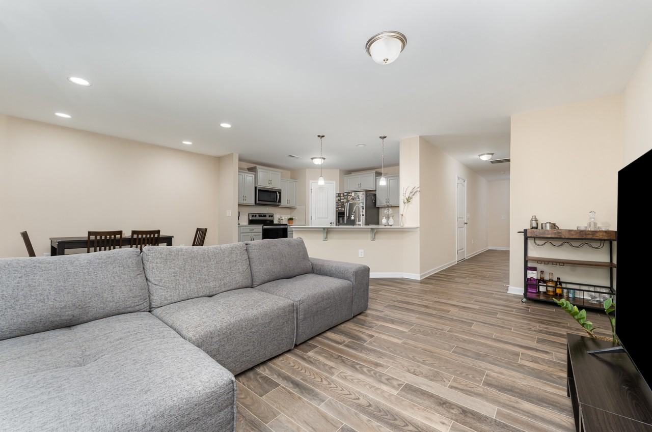 Copperfield Ct #3831 - Photo 5 of 24