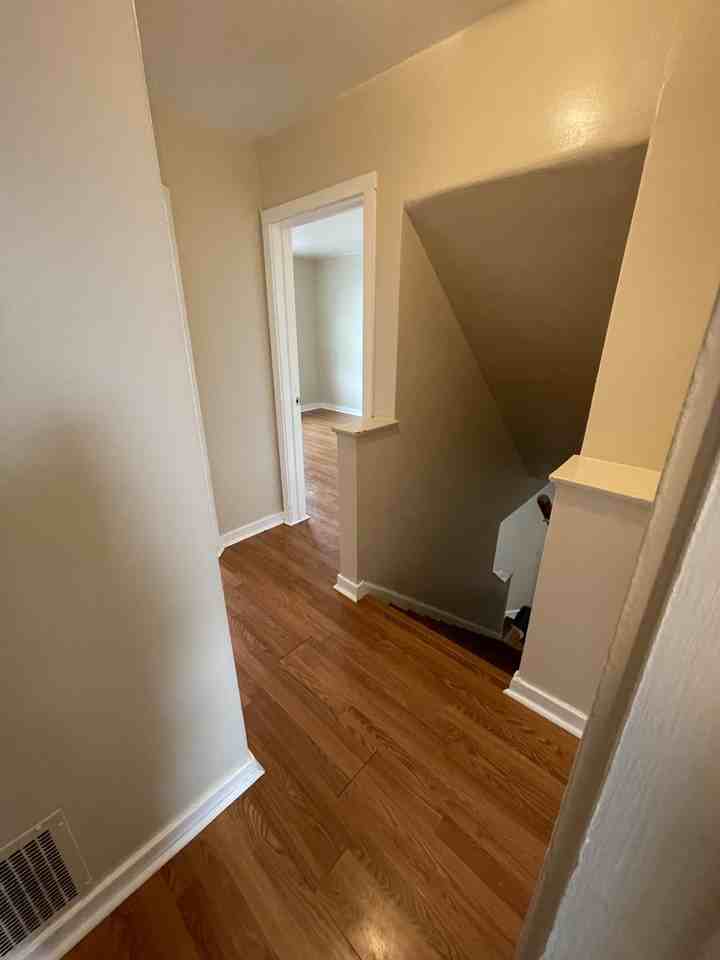 343 Hemlock Dr - Photo 3 of 10