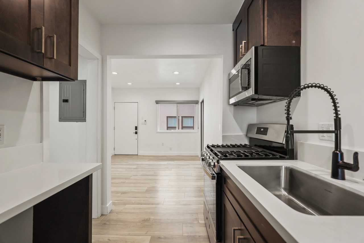 410 Lucas Ave #D - Photo 2 of 29