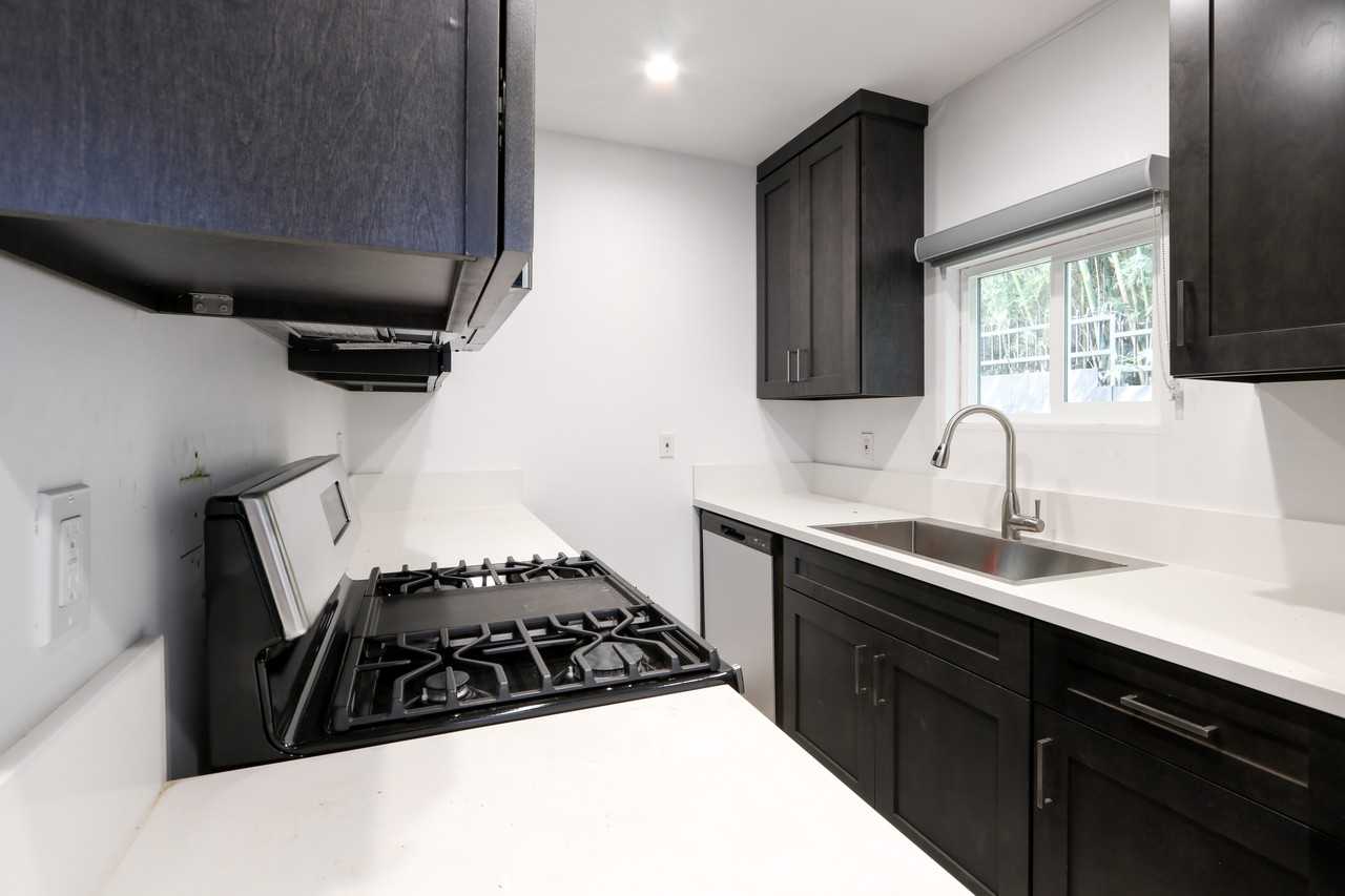 410 Lucas Ave #D - Photo 3 of 29
