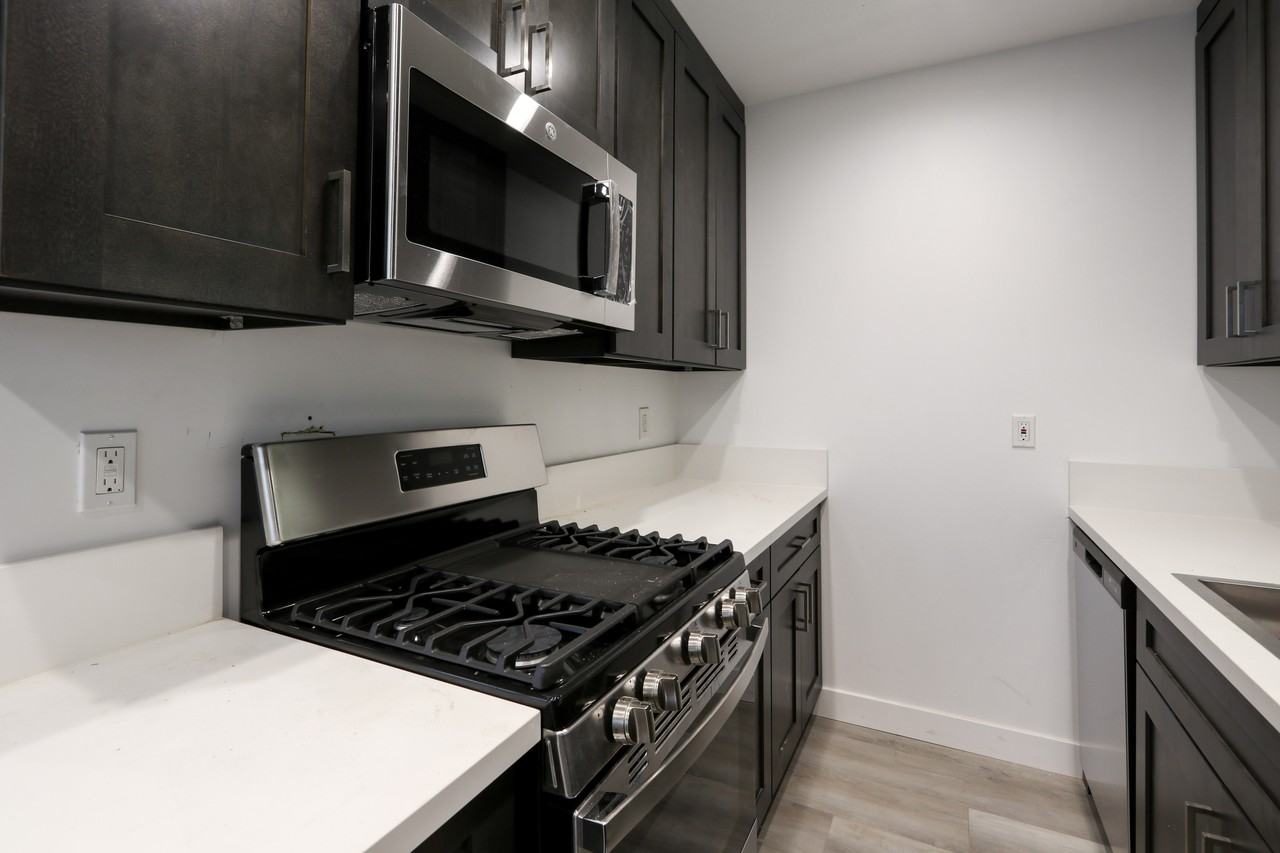 410 Lucas Ave #D - Photo 4 of 29