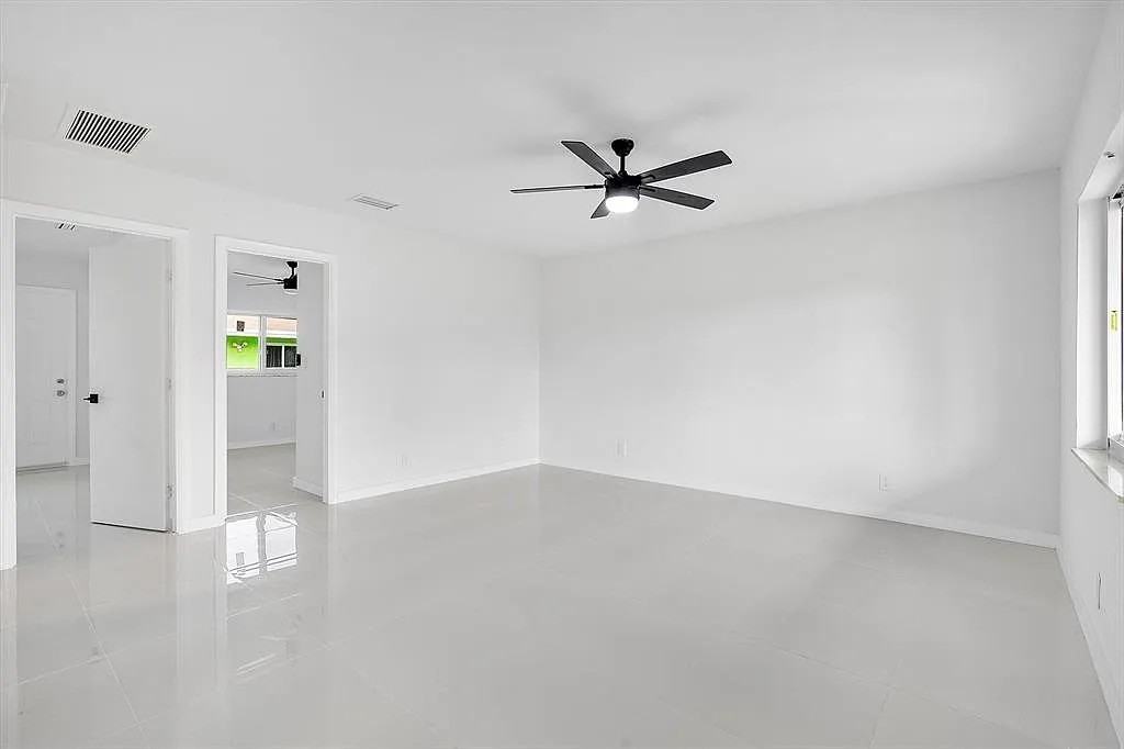 1901 Nw 14th Ave Apt B #NA - Photo 5 of 17