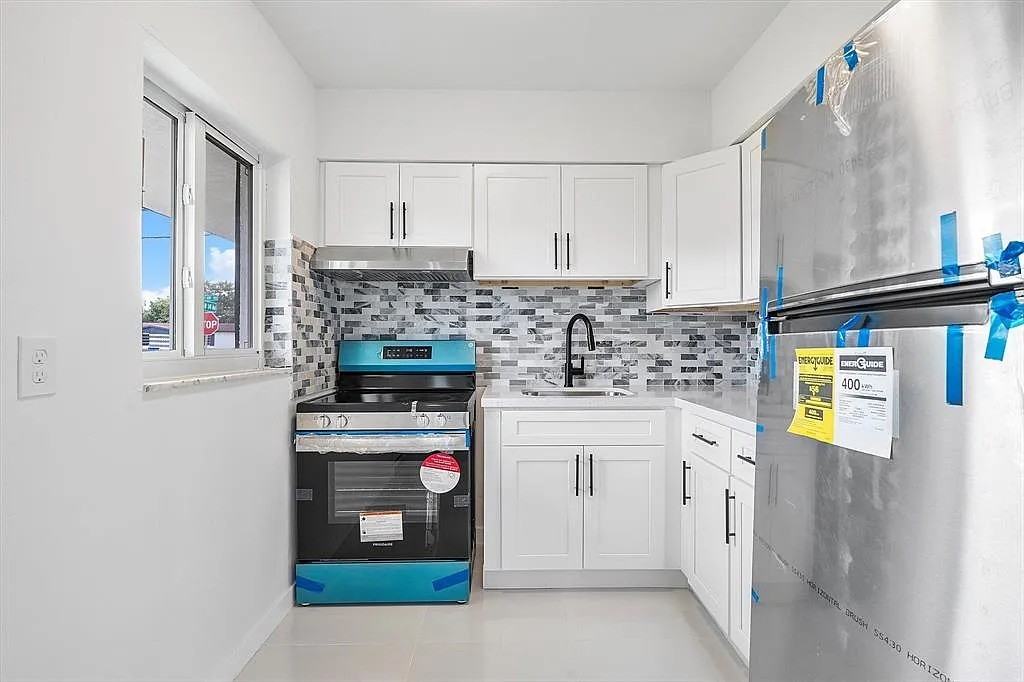 1901 Nw 14th Ave Apt B #NA - Photo 7 of 17