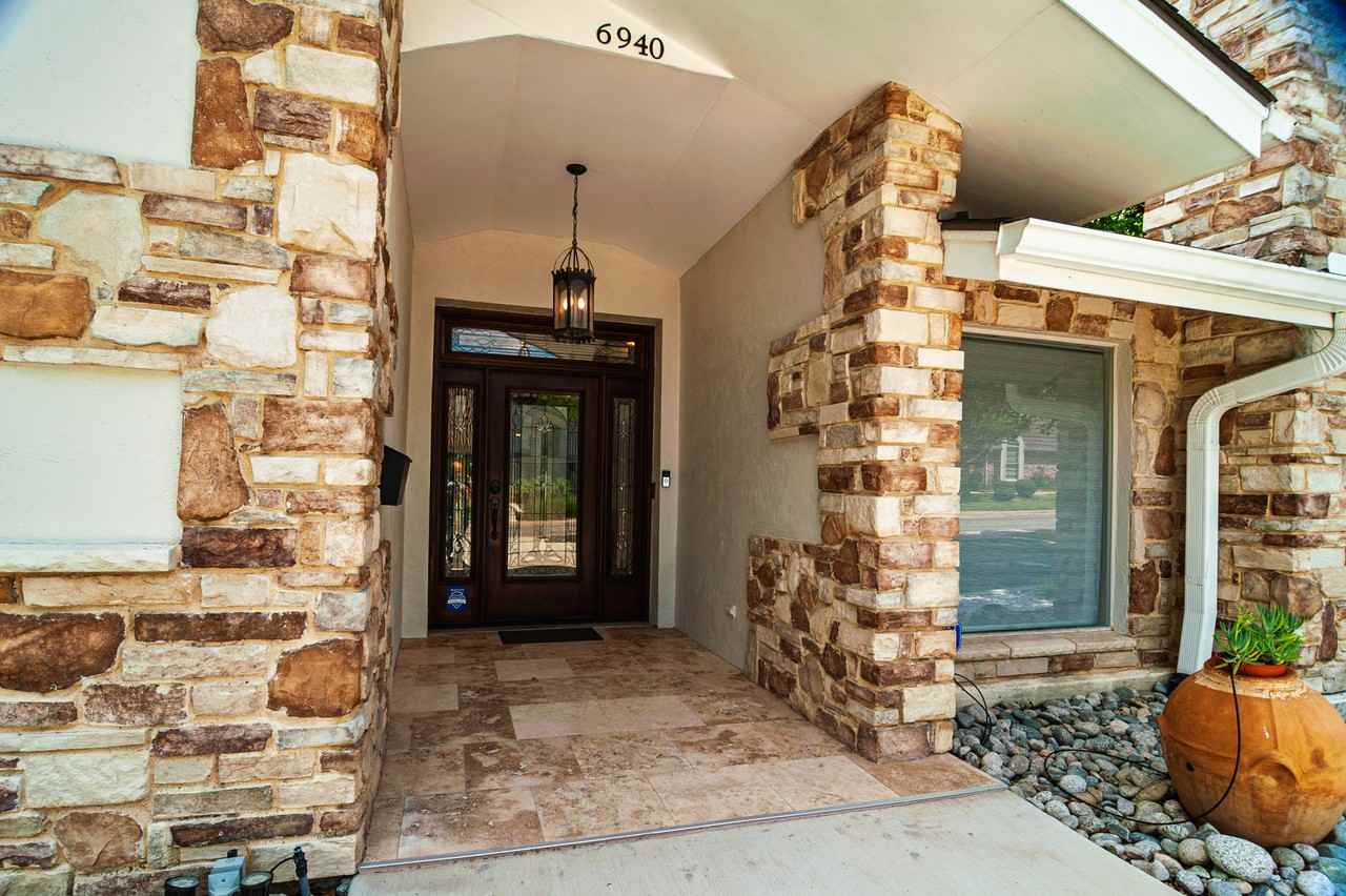 6940 Brookshire Dr #NA - Photo 2 of 25