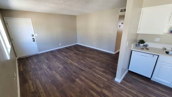 Serramonte Park Apts - Photo 2 of 10