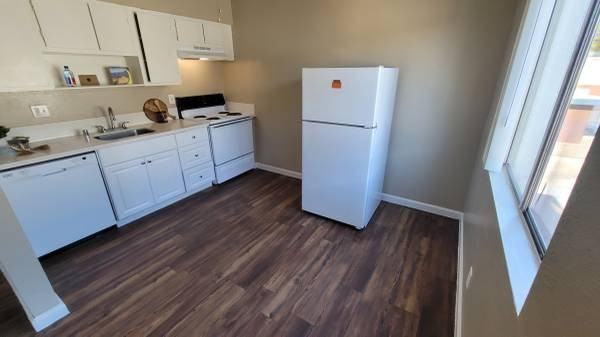 Serramonte Park Apts - Photo 3 of 10