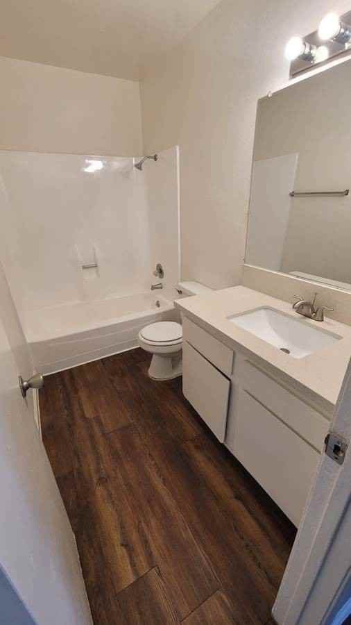 Serramonte Park Apts - Photo 6 of 10