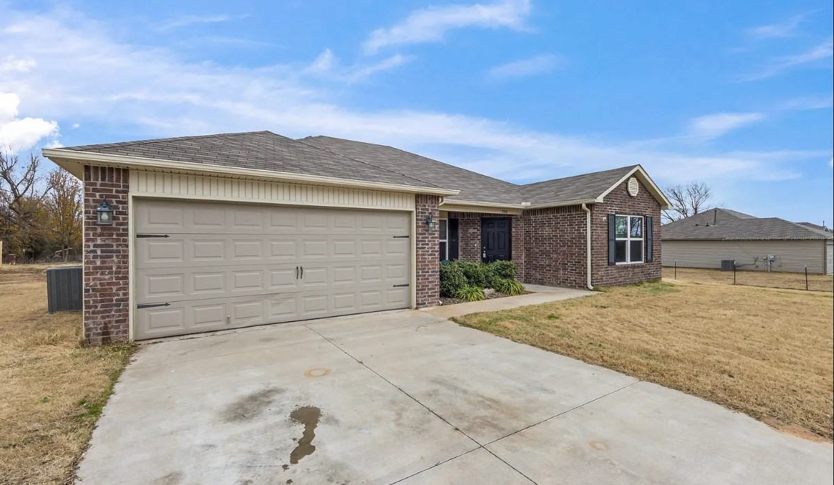 1300 W Duncan Rd #1300 - Photo 2 of 21