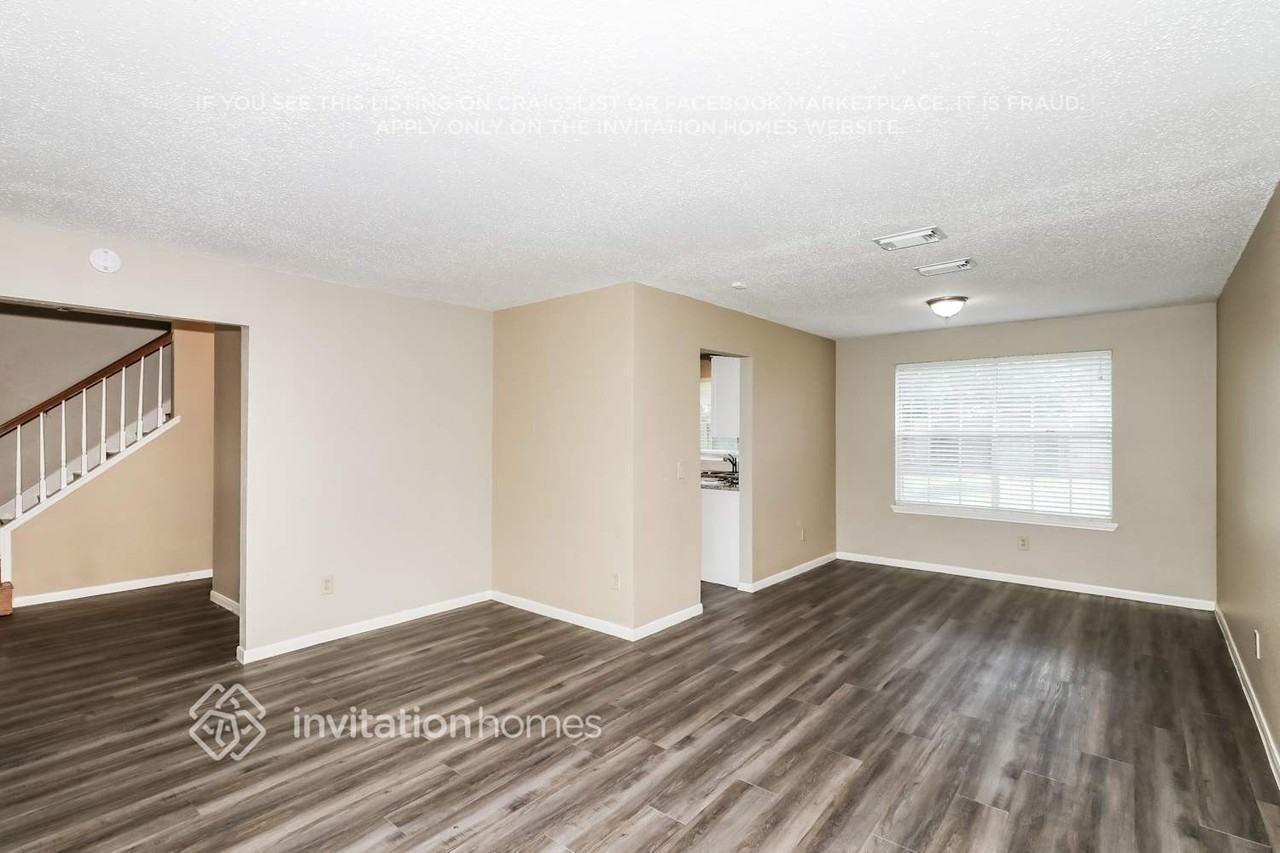16011 Sweetwater Creek Dr - Photo 6 of 18