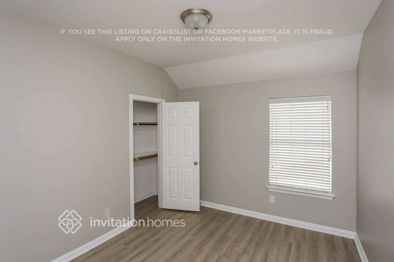 1014 Spinnaker Dr - Photo 7 of 15