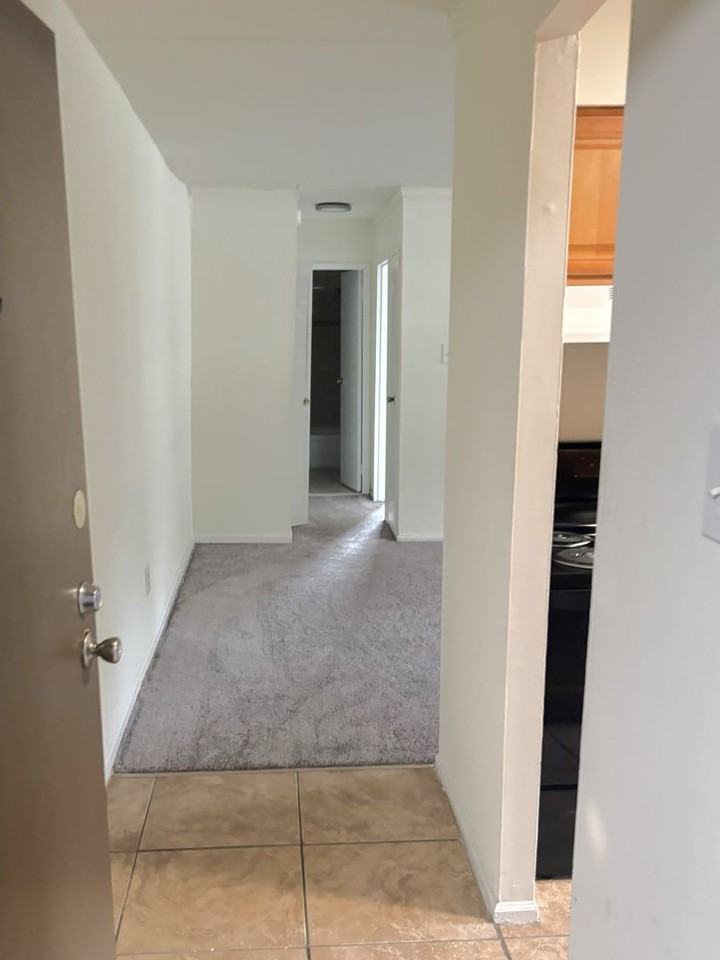 Ridgeway Court Apartments - Photo 5 of 21