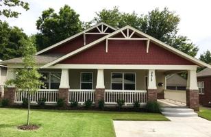 featured image of 2612 E 7th St