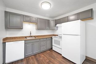 6031 N Fessenden St - Photo 1 of 1